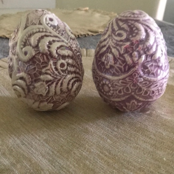 Gorgeous purple springtime egg decor - Picture 3 of 3